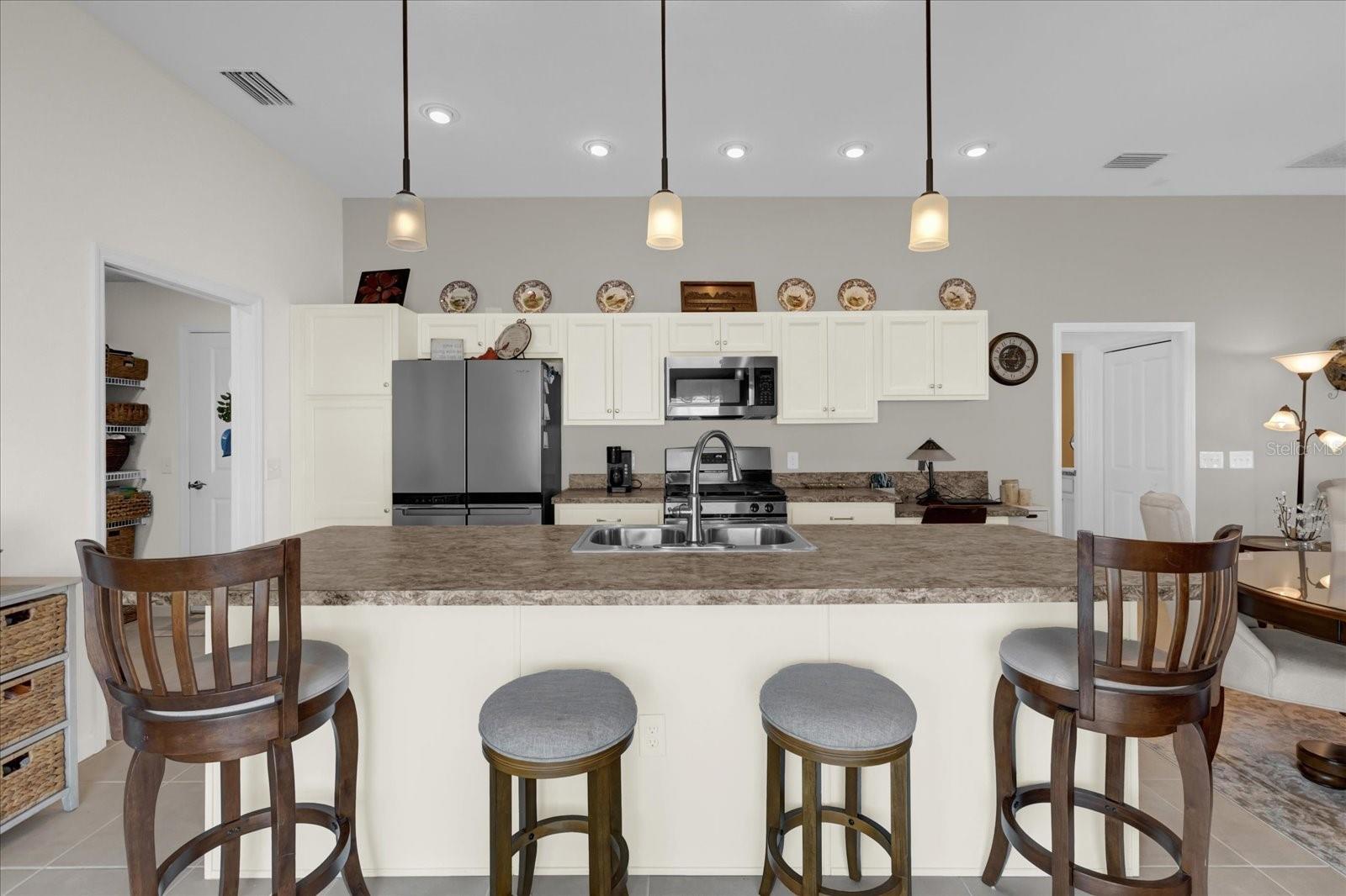 6206 DINGMAN WAY, THE VILLAGES, FL, 32163