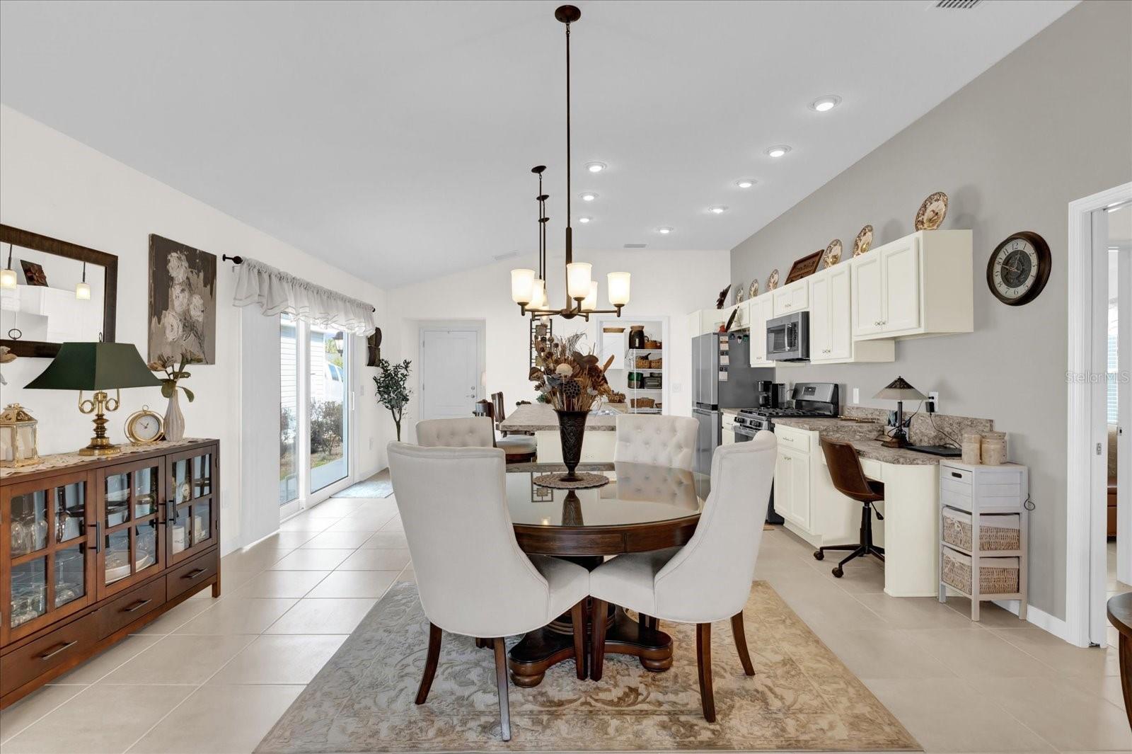 6206 DINGMAN WAY, THE VILLAGES, FL, 32163