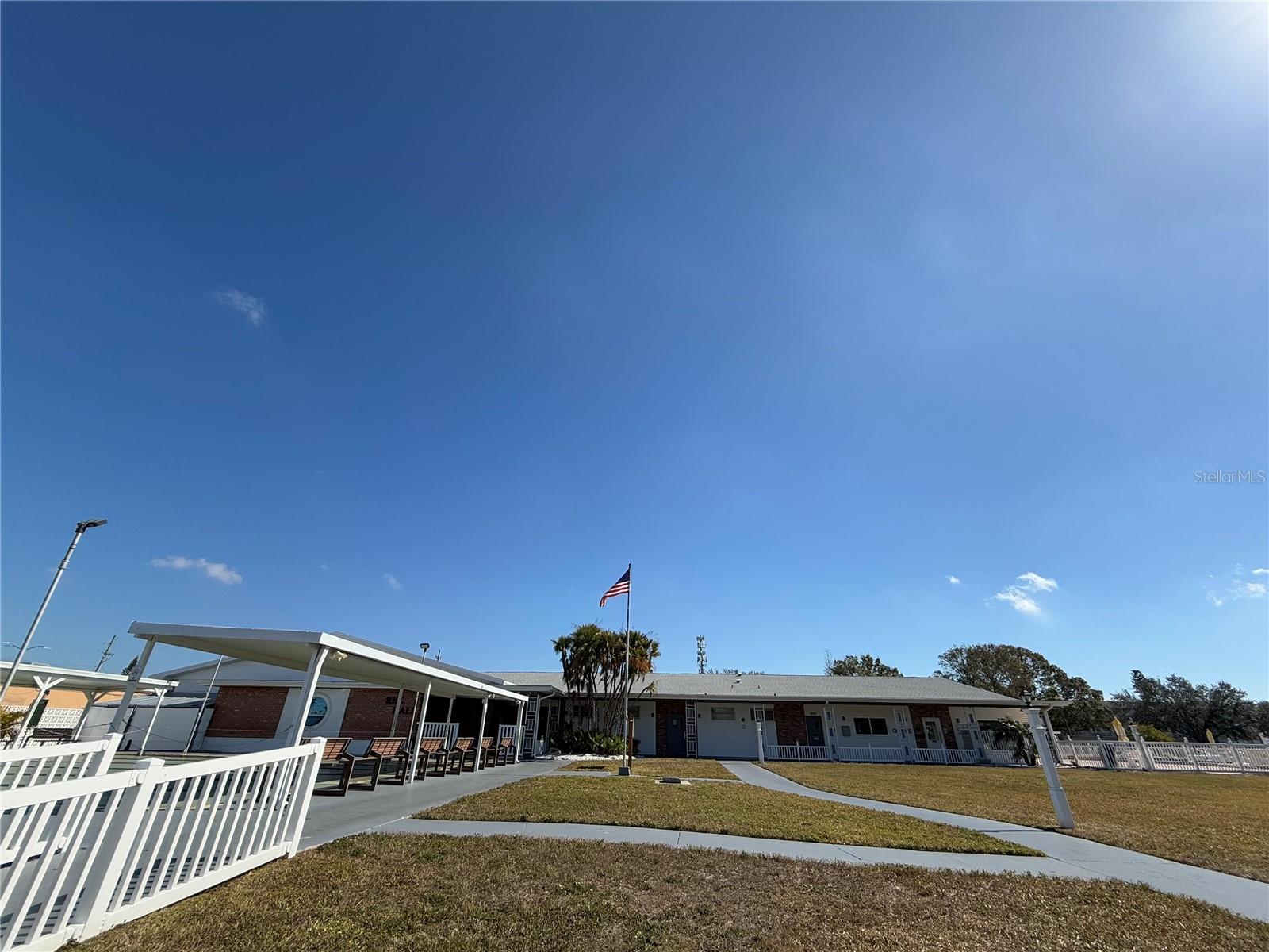 TB8345423 Property Photo