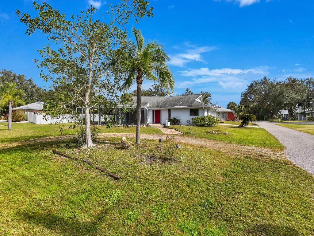 13738 RIVER FOREST DR, FORT MYERS, FL, 33905