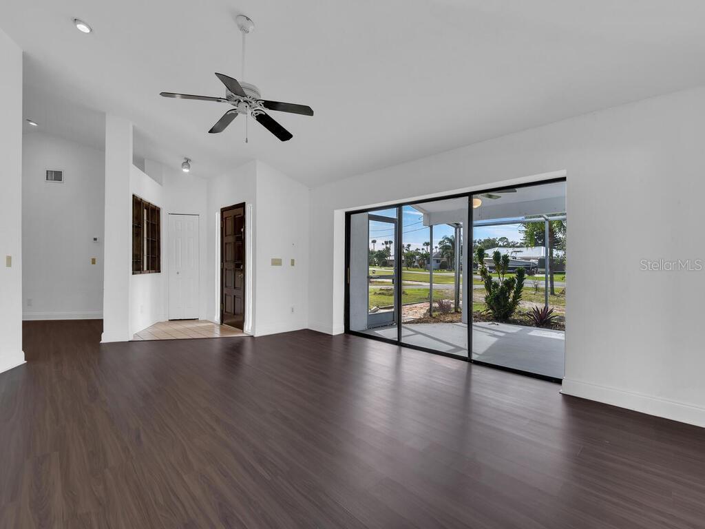 13738 RIVER FOREST DR, FORT MYERS, FL, 33905