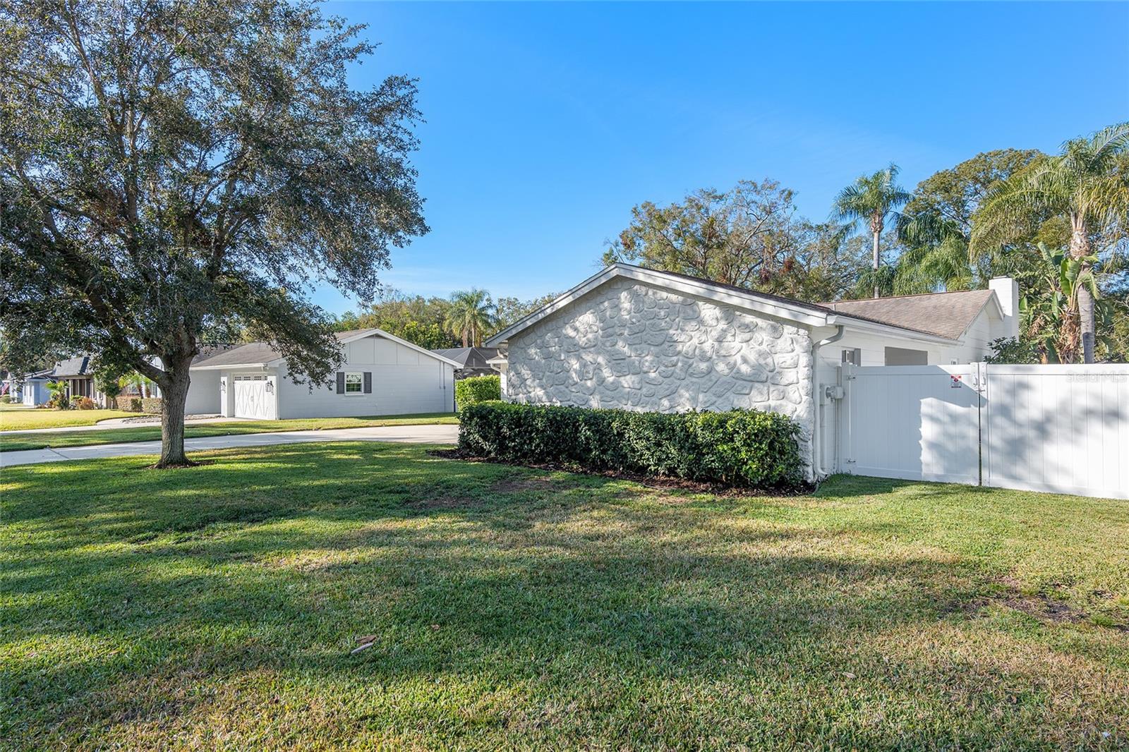 13510 SHADY SHORES DR, TAMPA, FL, 33613