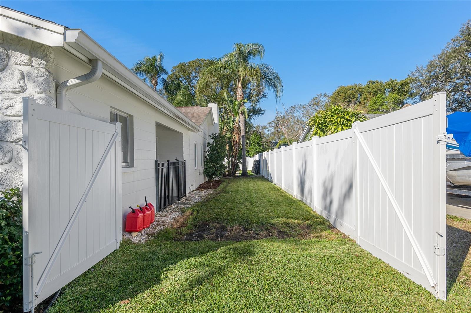 13510 SHADY SHORES DR, TAMPA, FL, 33613
