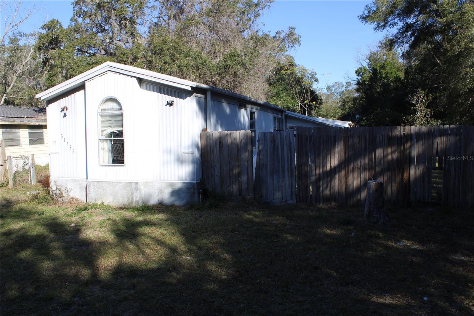 31735 S LAKE DR, EUSTIS, FL, 32736