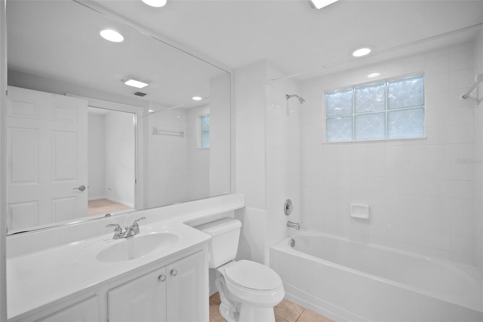 1736 BURGOS DR, SARASOTA, FL, 34238