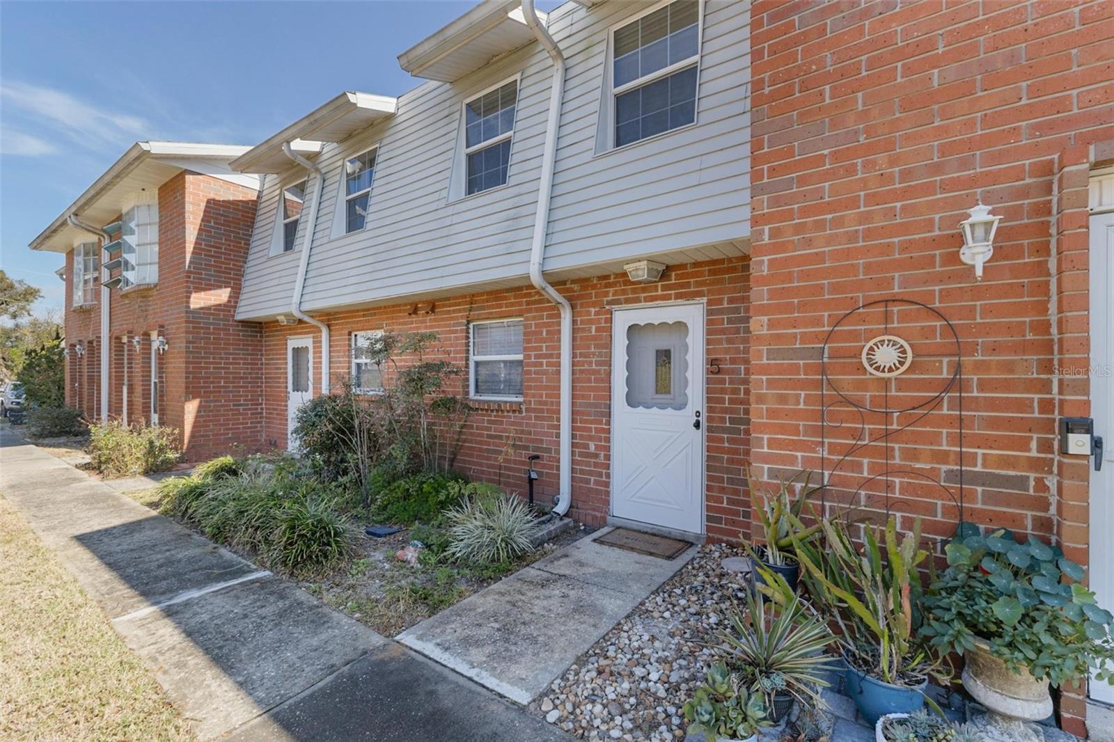 621 W INDIANA AVE #5, DELAND, FL, 32720