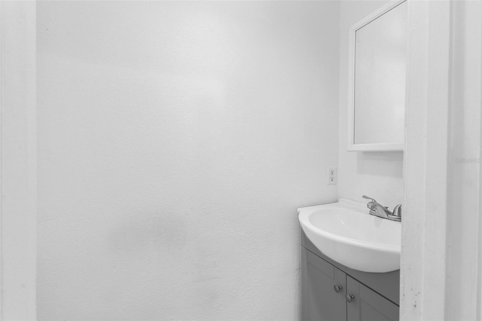 621 W INDIANA AVE #5, DELAND, FL, 32720