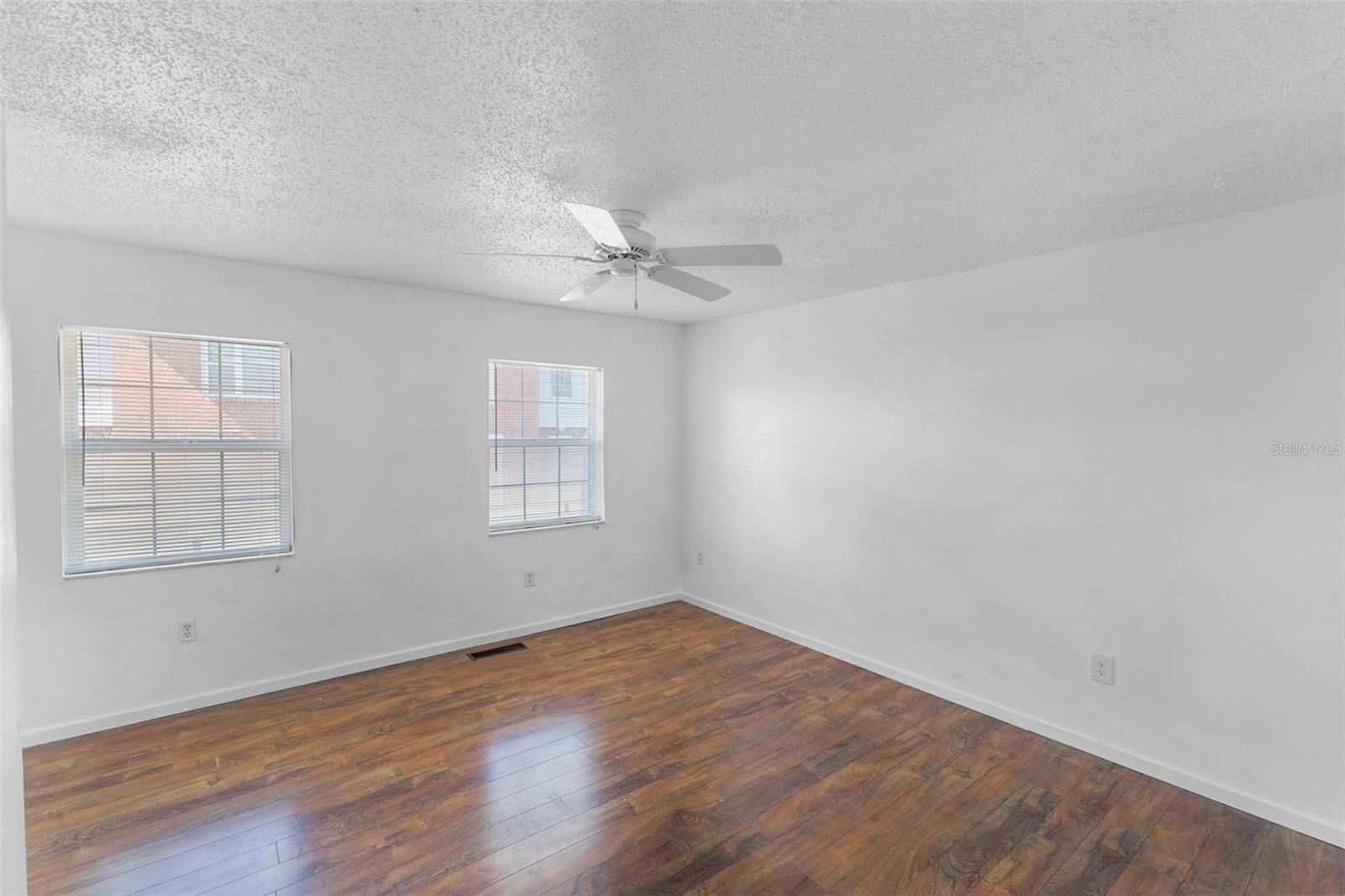 621 W INDIANA AVE #5, DELAND, FL, 32720