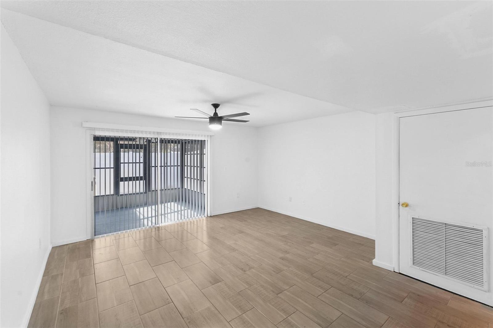 621 W INDIANA AVE #5, DELAND, FL, 32720