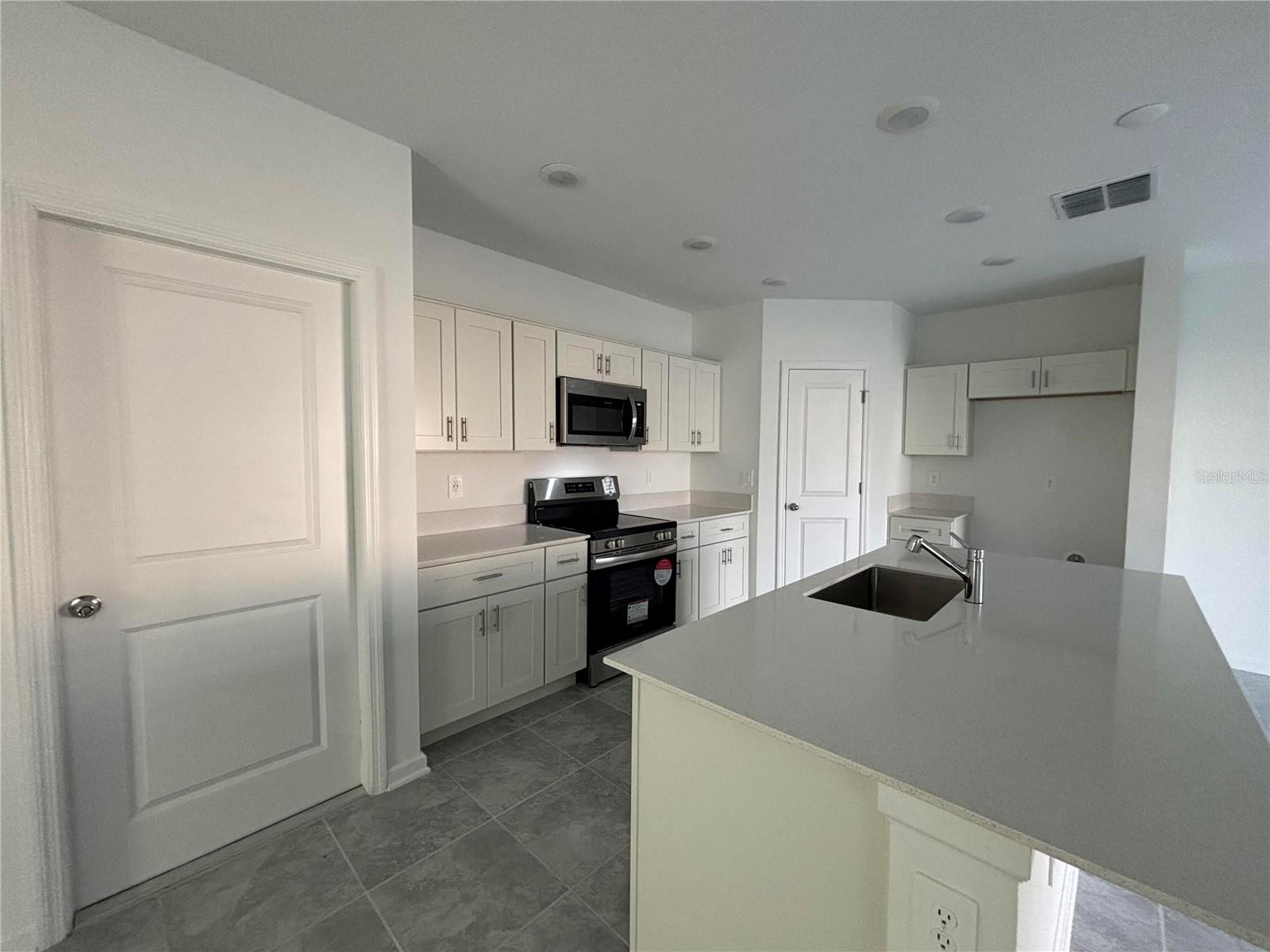 1338 DEEPWATER CIR, EAGLE LAKE, FL, 33839