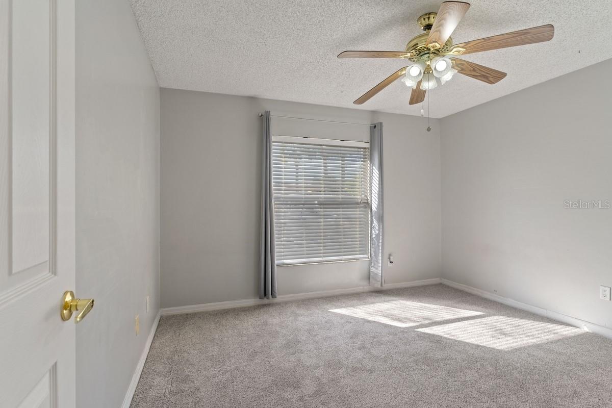33 W COUNTRY COVE WAY, KISSIMMEE, FL, 34743