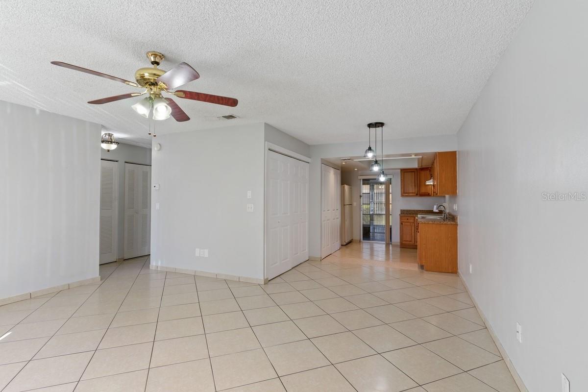 33 W COUNTRY COVE WAY, KISSIMMEE, FL, 34743