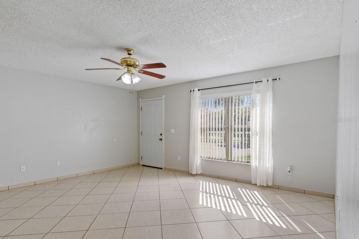 33 W COUNTRY COVE WAY, KISSIMMEE, FL, 34743
