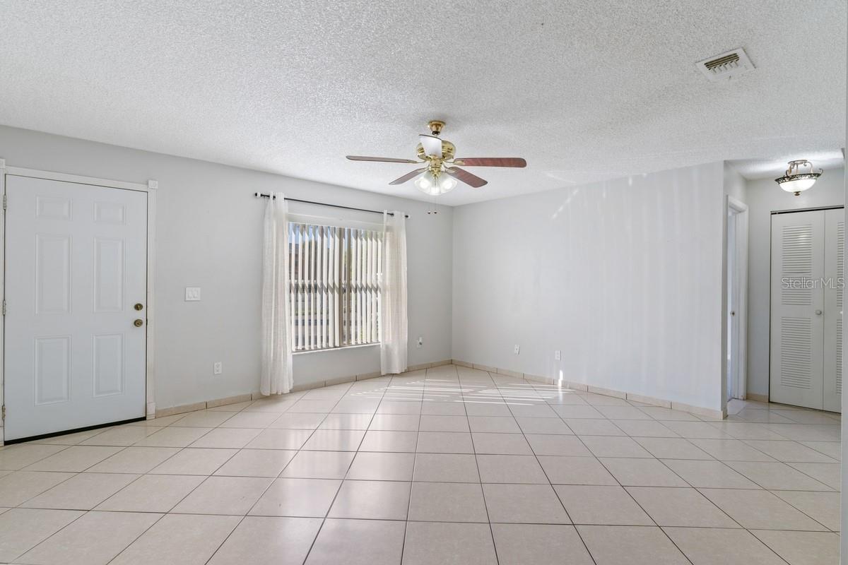 33 W COUNTRY COVE WAY, KISSIMMEE, FL, 34743