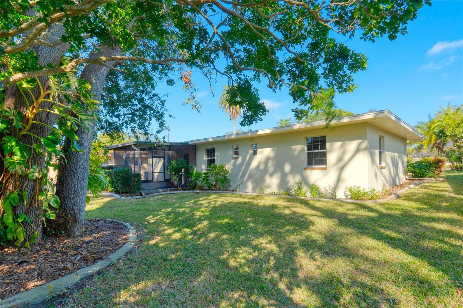 905 PALM BLVD, DUNEDIN, FL, 34698