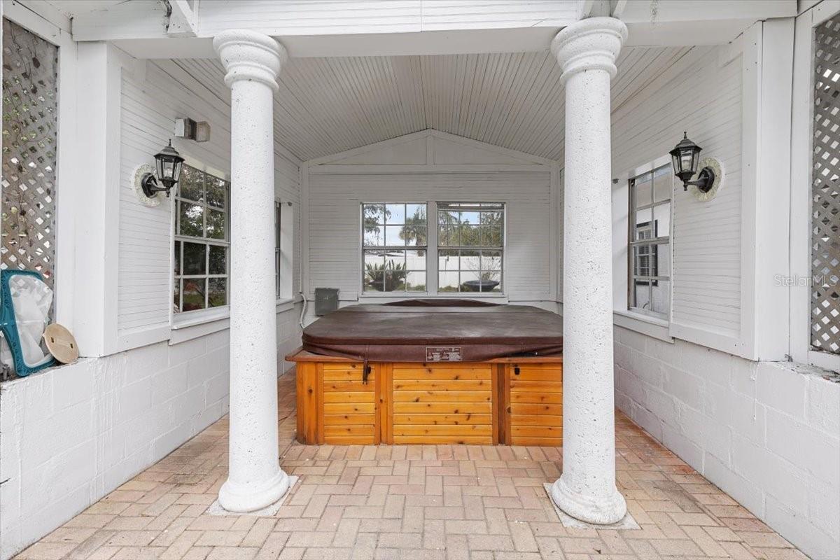 3811 RIVER GROVE CT, TAMPA, FL, 33610