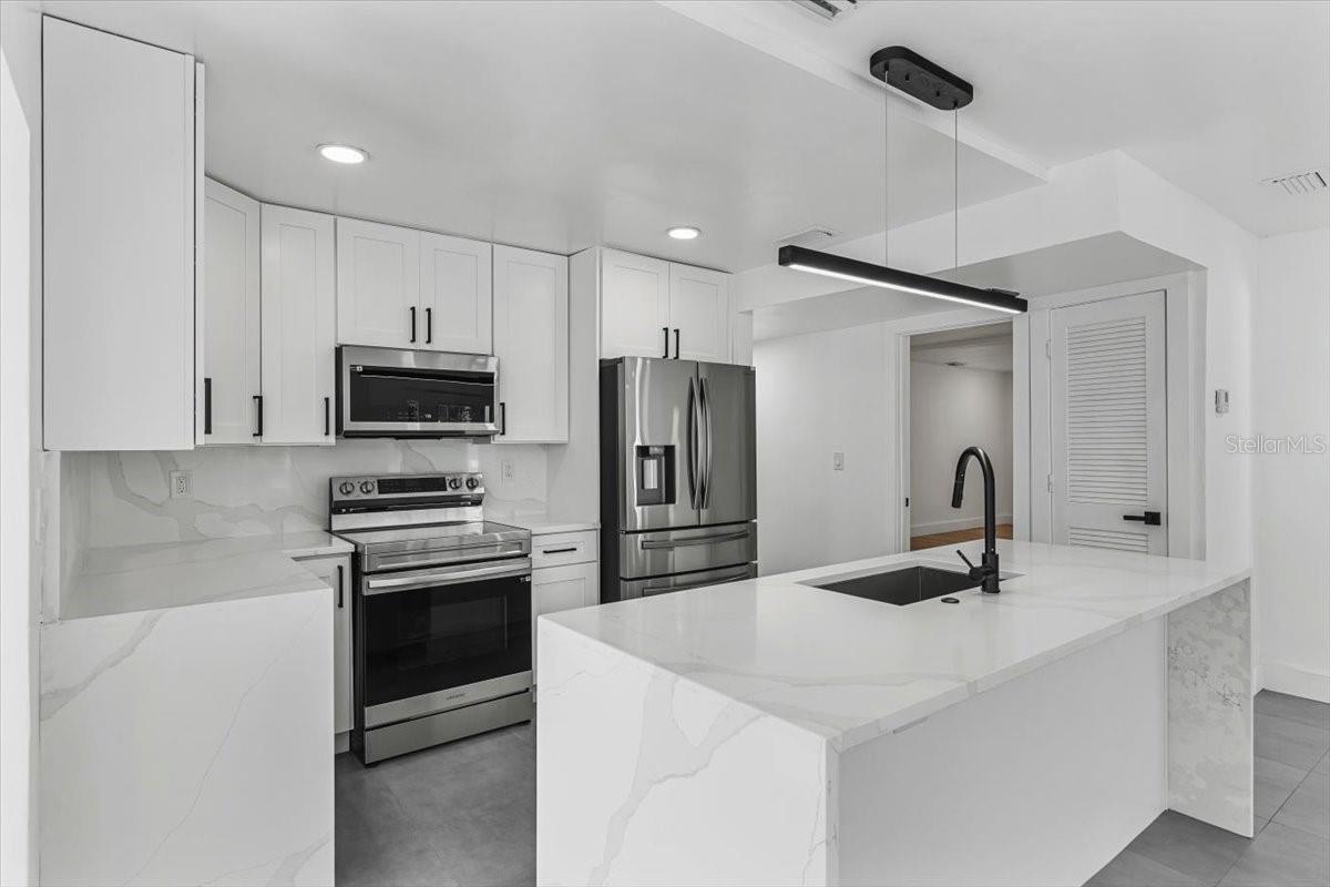 3811 RIVER GROVE CT, TAMPA, FL, 33610