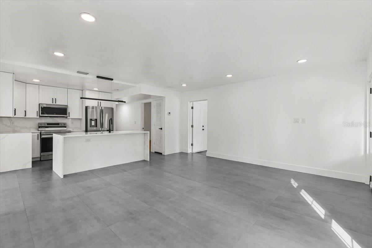 3811 RIVER GROVE CT, TAMPA, FL, 33610