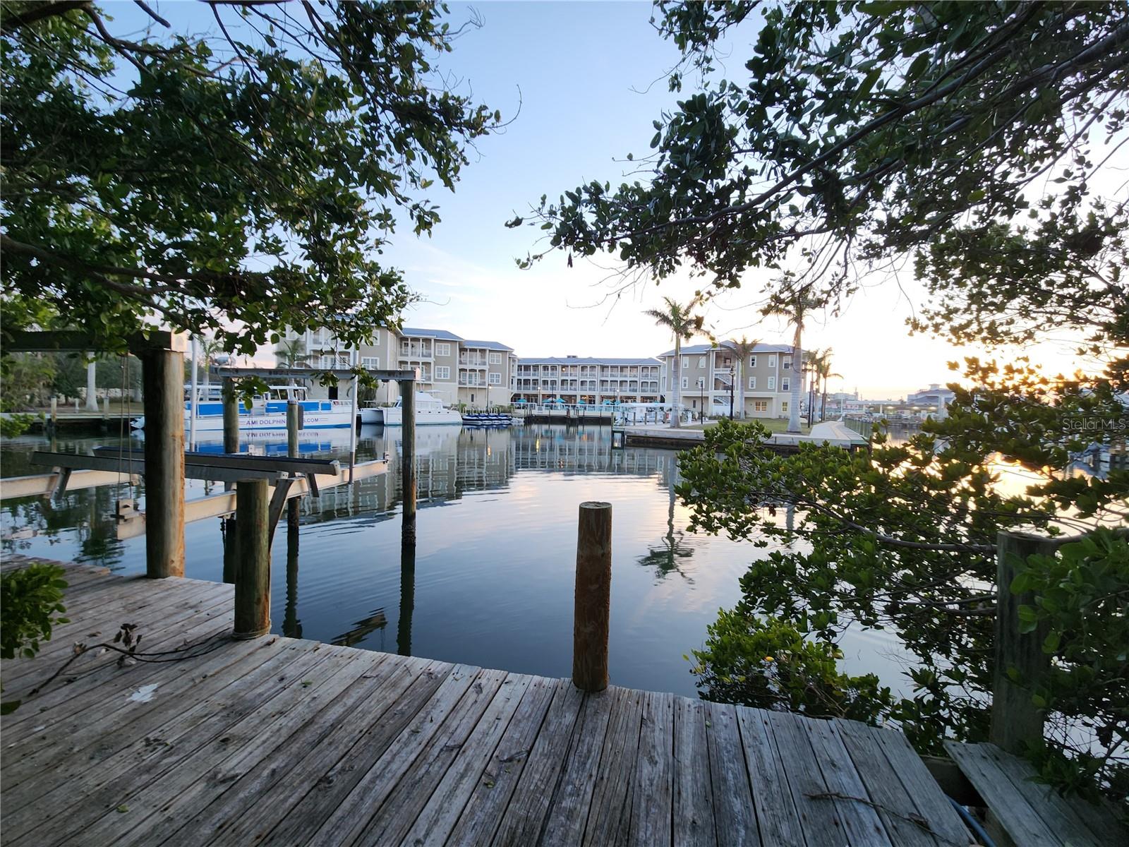 511 56TH ST, HOLMES BEACH, FL, 34217