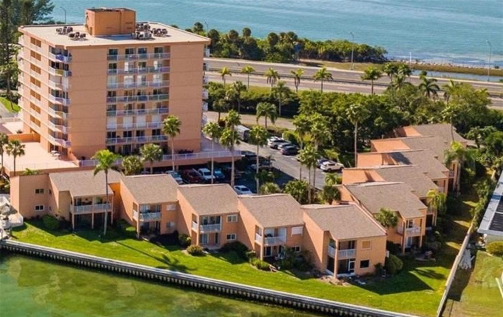 7400 SUNSHINE SKYWAY LN S #103, ST PETERSBURG, FL, 33711
