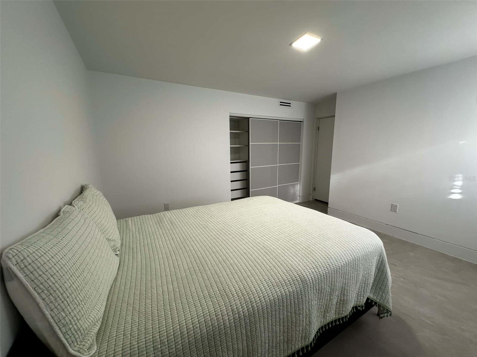 7400 SUNSHINE SKYWAY LN S #103, ST PETERSBURG, FL, 33711