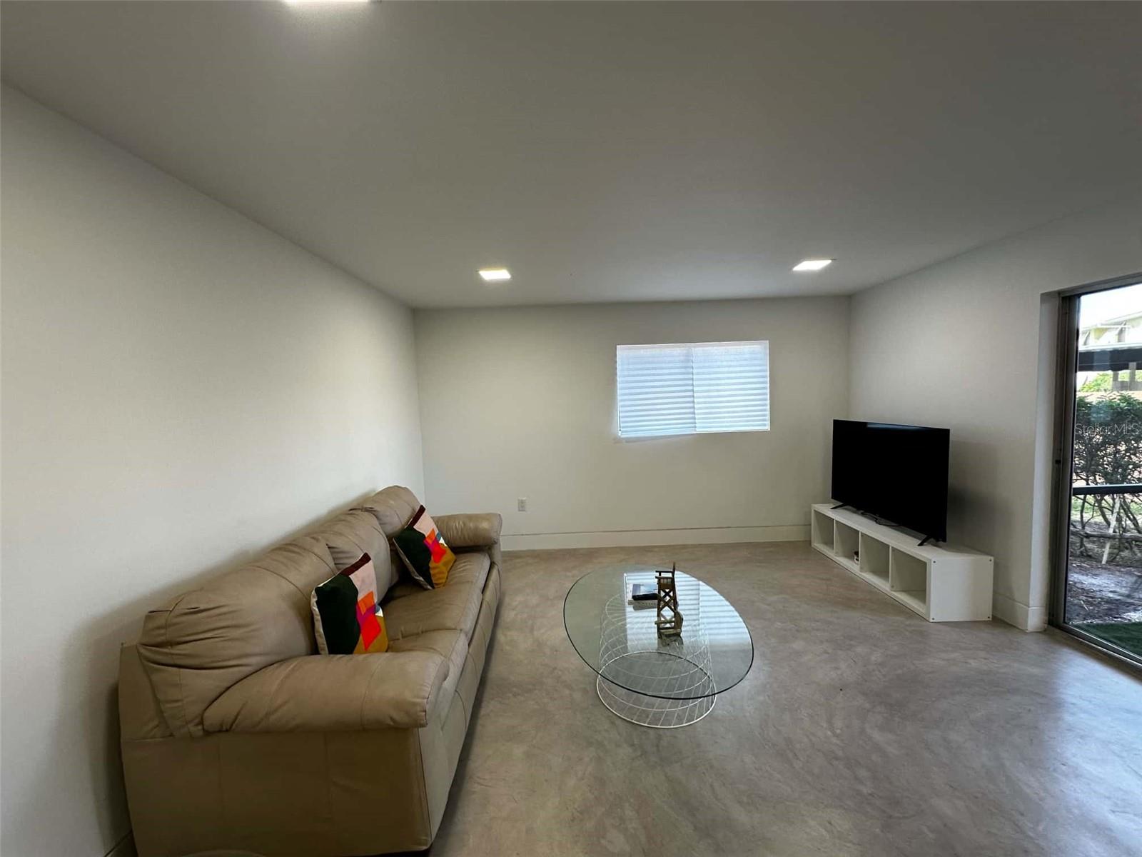 7400 SUNSHINE SKYWAY LN S #103, ST PETERSBURG, FL, 33711