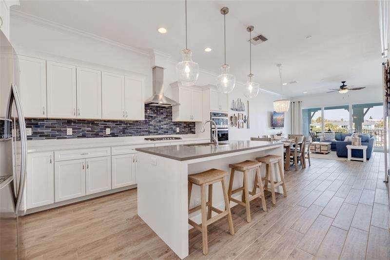11721 1ST ST E, TREASURE ISLAND, FL, 33706
