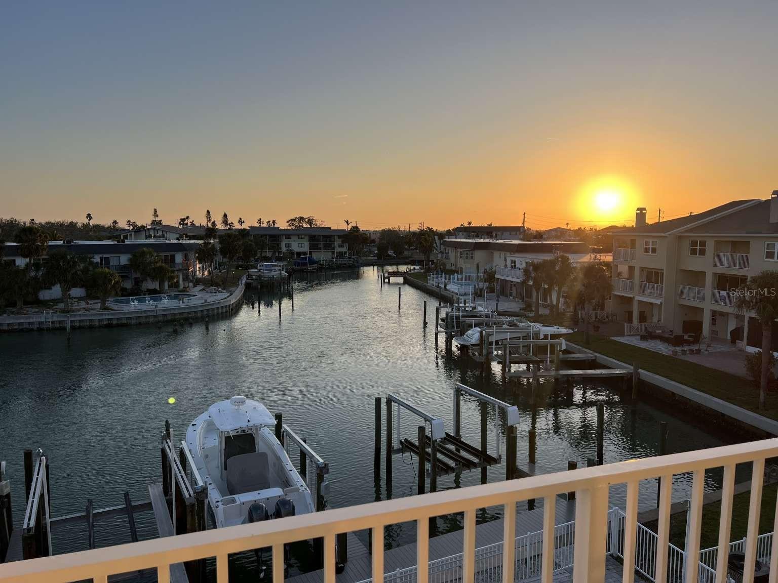 11721 1ST ST E, TREASURE ISLAND, FL, 33706