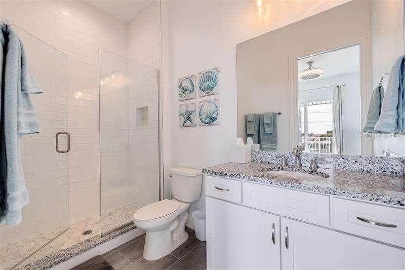 11721 1ST ST E, TREASURE ISLAND, FL, 33706