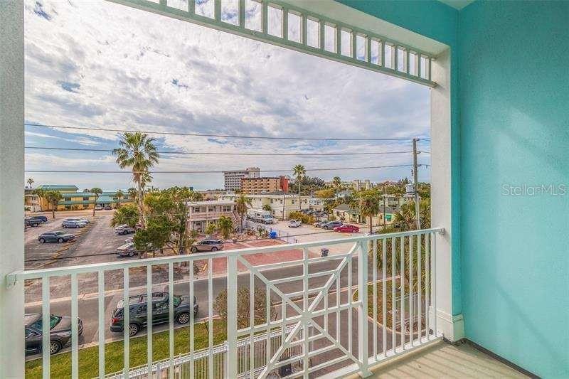 11721 1ST ST E, TREASURE ISLAND, FL, 33706