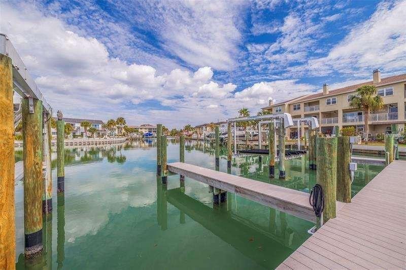 11721 1ST ST E, TREASURE ISLAND, FL, 33706