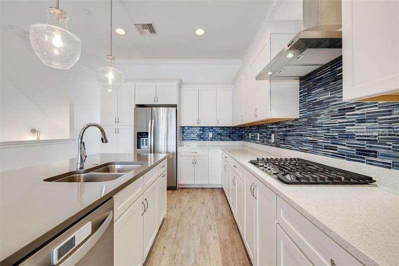 11721 1ST ST E, TREASURE ISLAND, FL, 33706