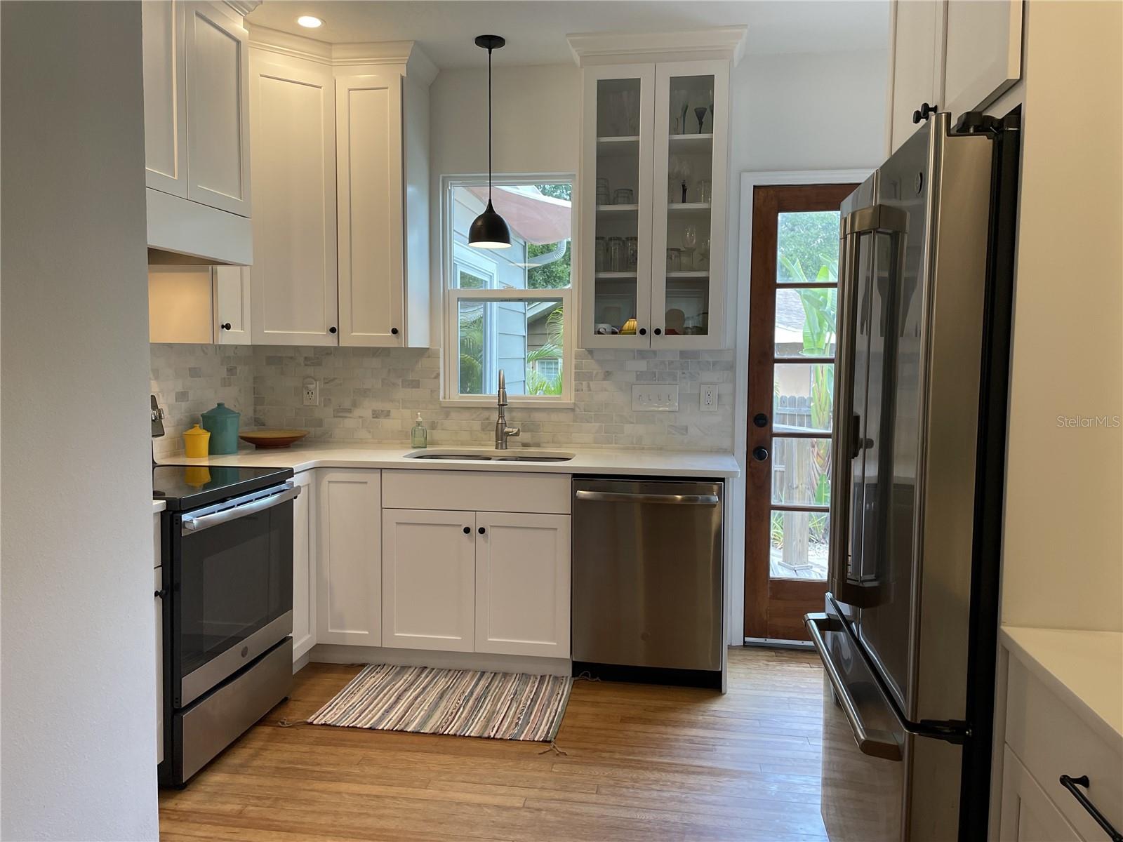 2327 WOODLAWN CIR E, ST PETERSBURG, FL, 33704