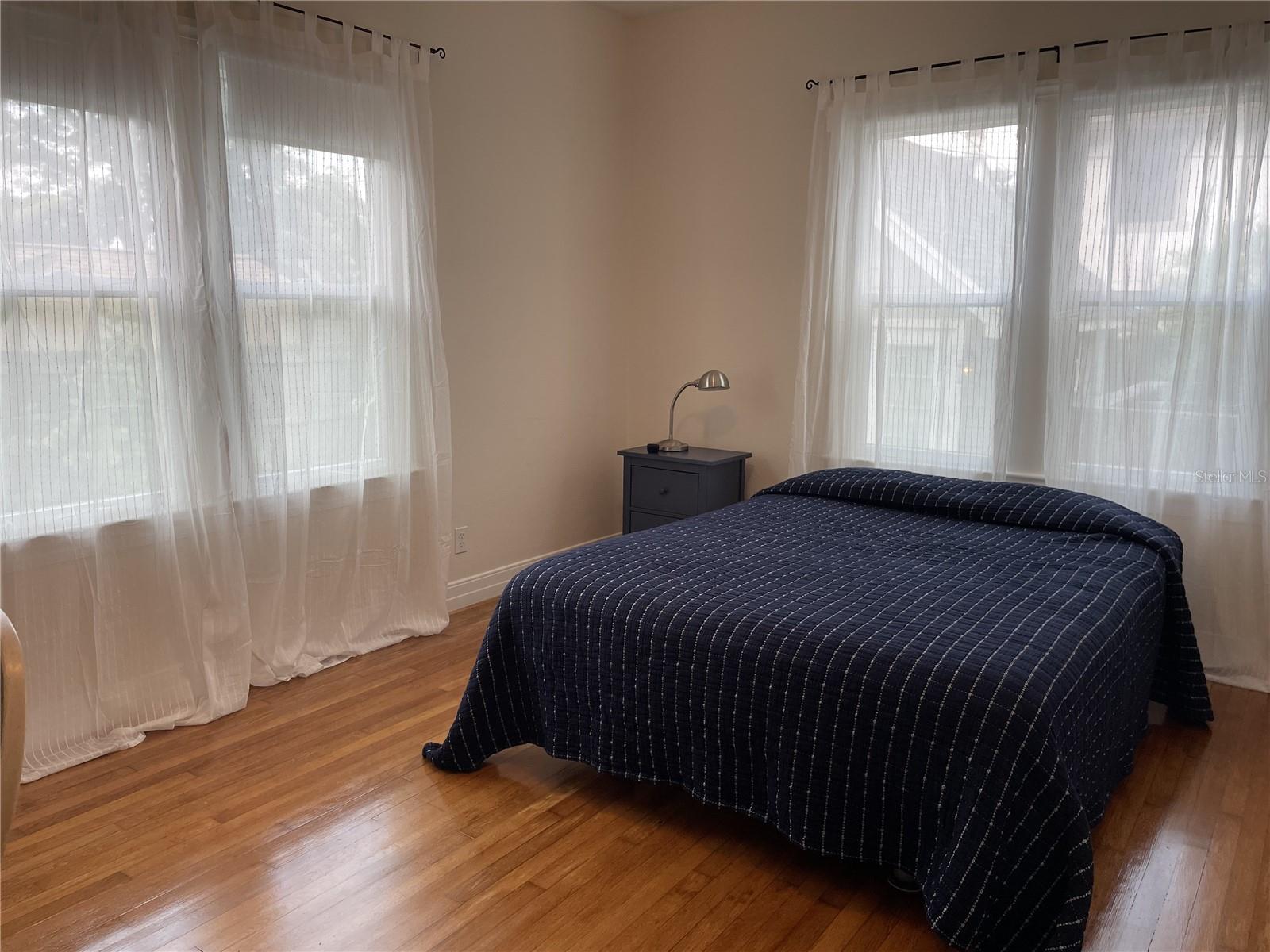 2327 WOODLAWN CIR E, ST PETERSBURG, FL, 33704