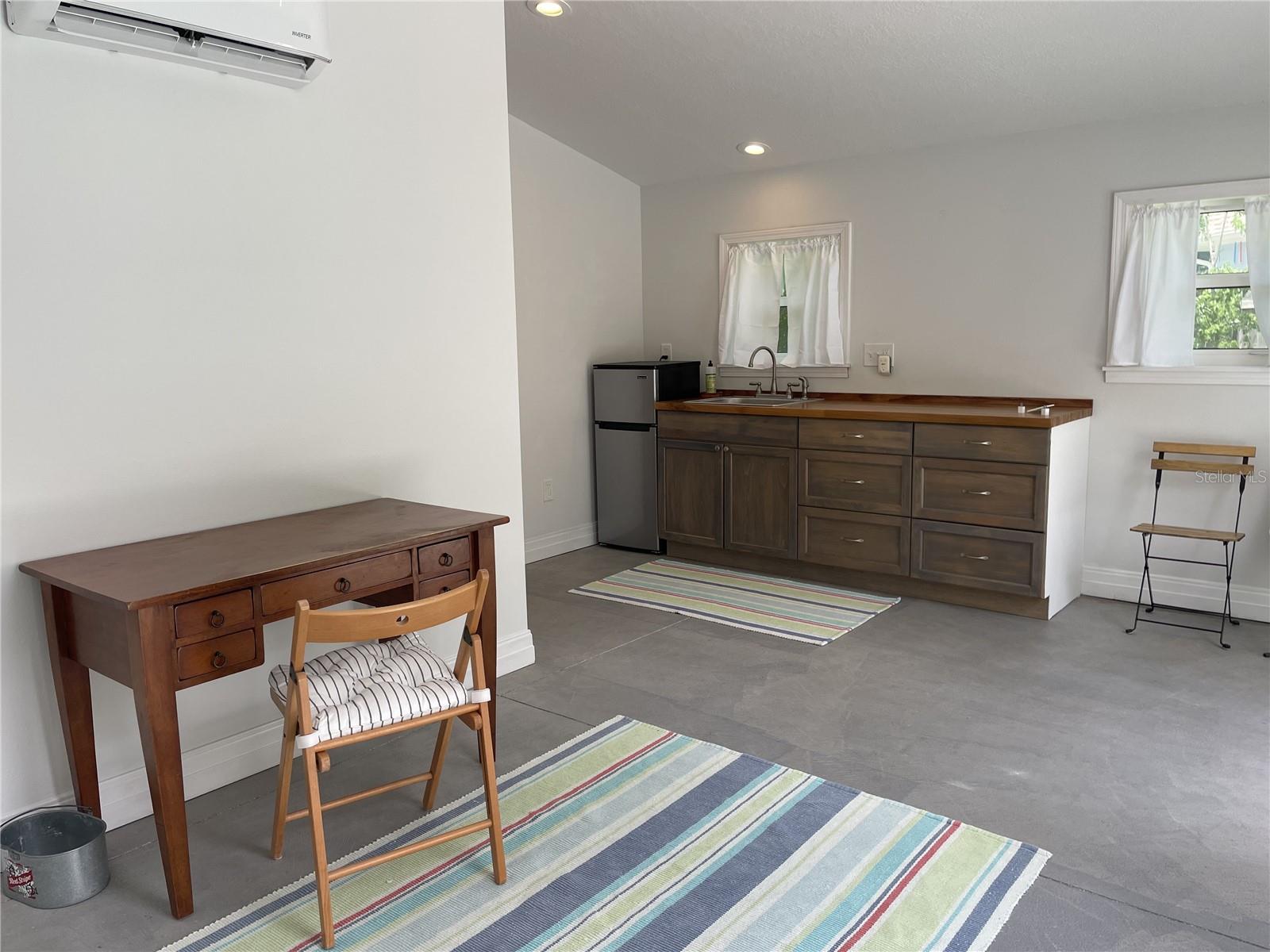 2327 WOODLAWN CIR E, ST PETERSBURG, FL, 33704
