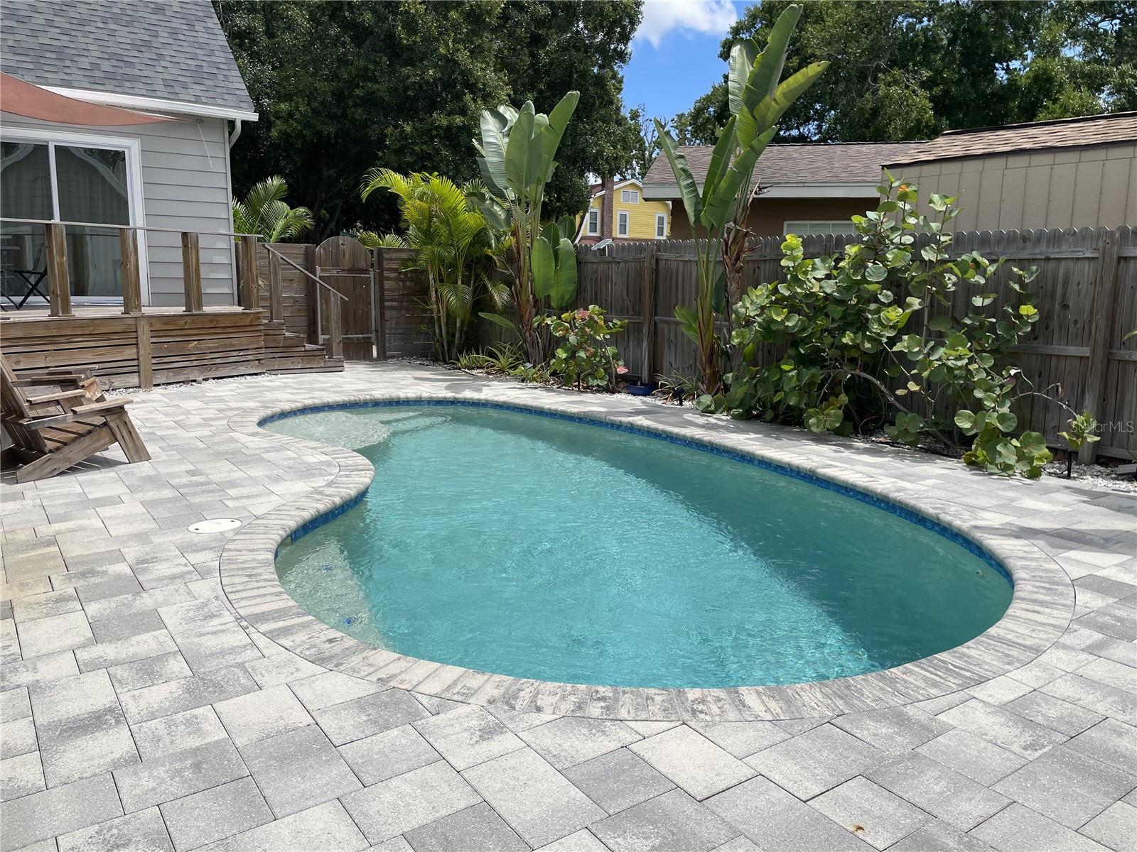 2327 WOODLAWN CIR E, ST PETERSBURG, FL, 33704