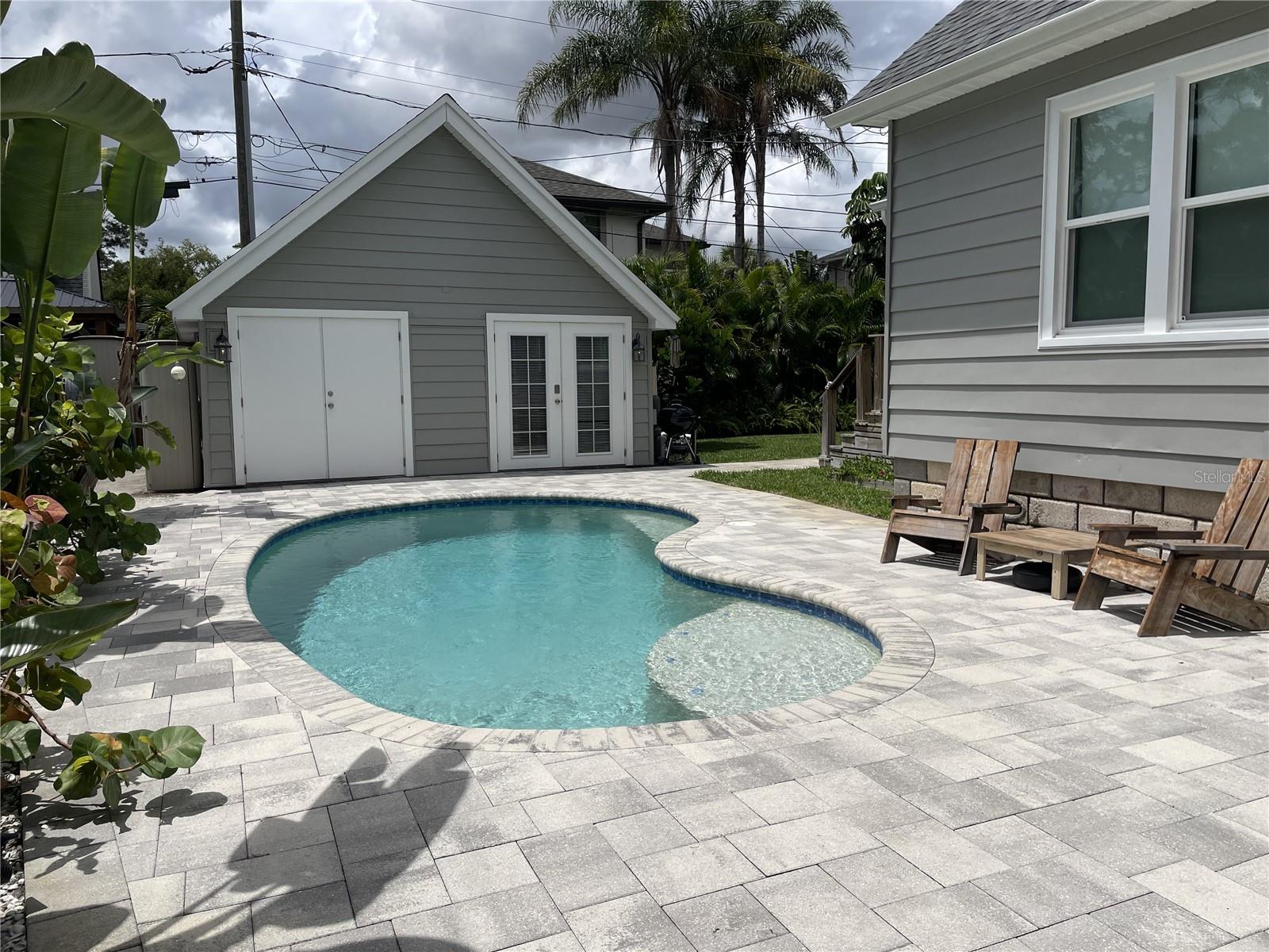 2327 WOODLAWN CIR E, ST PETERSBURG, FL, 33704