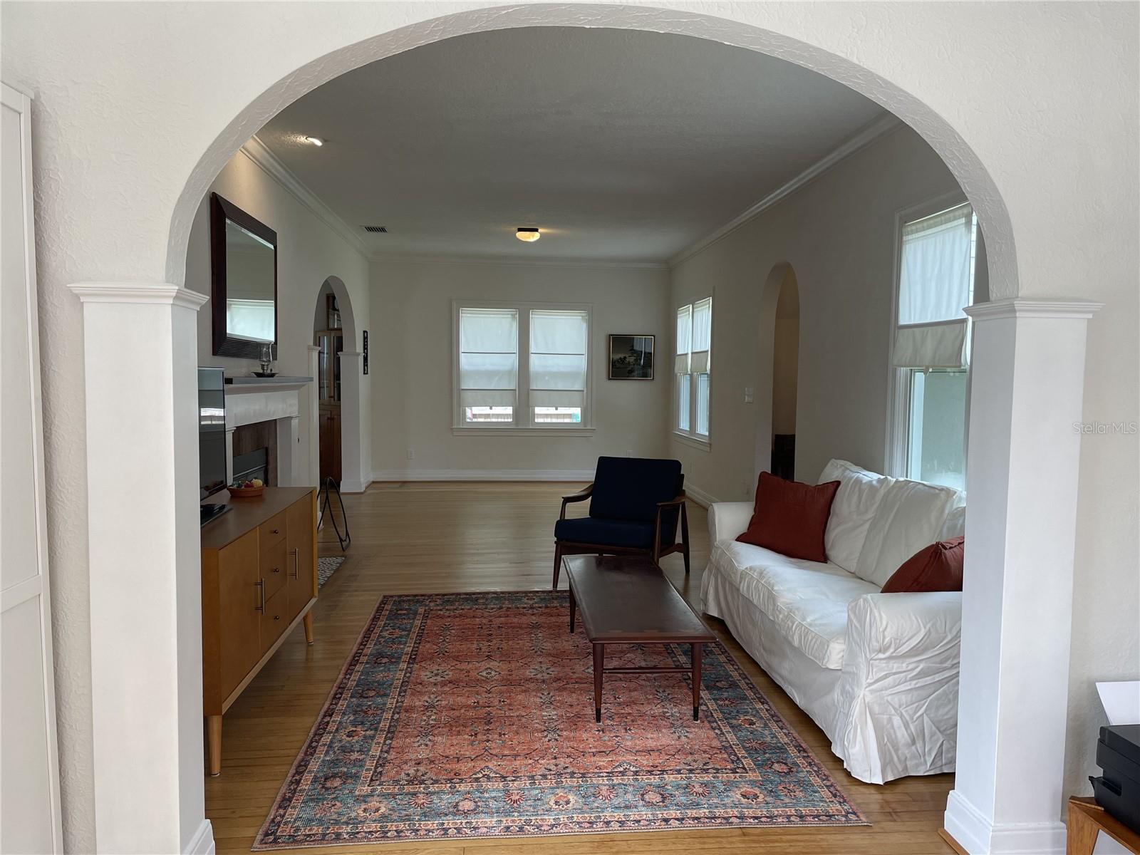 2327 WOODLAWN CIR E, ST PETERSBURG, FL, 33704