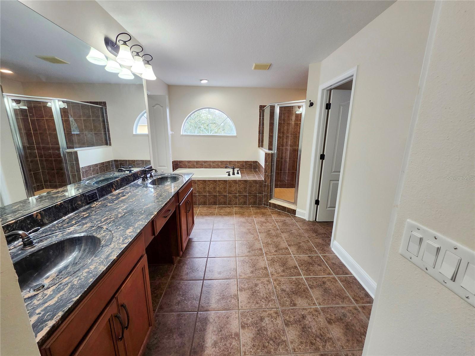18501 CYPRESS BAY PKWY, LAND O LAKES, FL, 34638