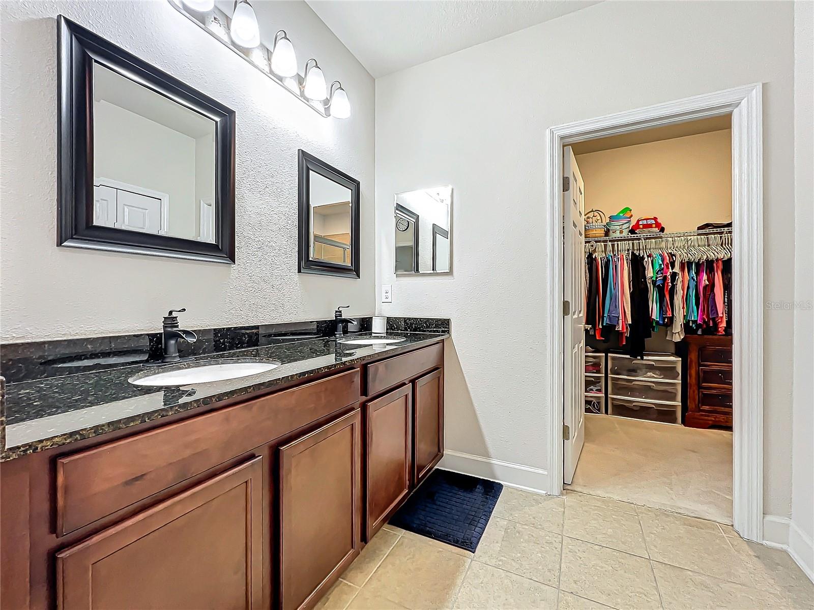 8267 NANDINA DR, SARASOTA, FL, 34240