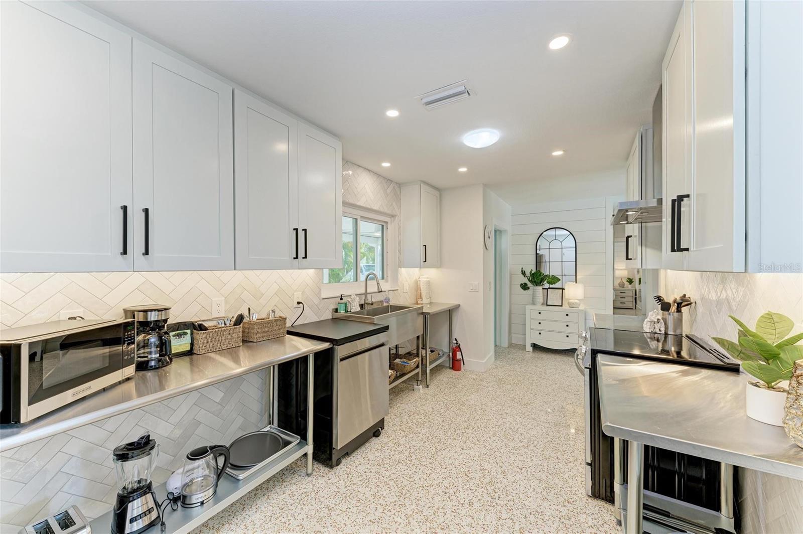 115 LOS CEDROS DR, ANNA MARIA, FL, 34216