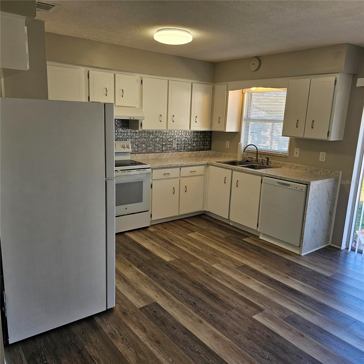 213 LONE PINE DR, EDGEWATER, FL, 32132