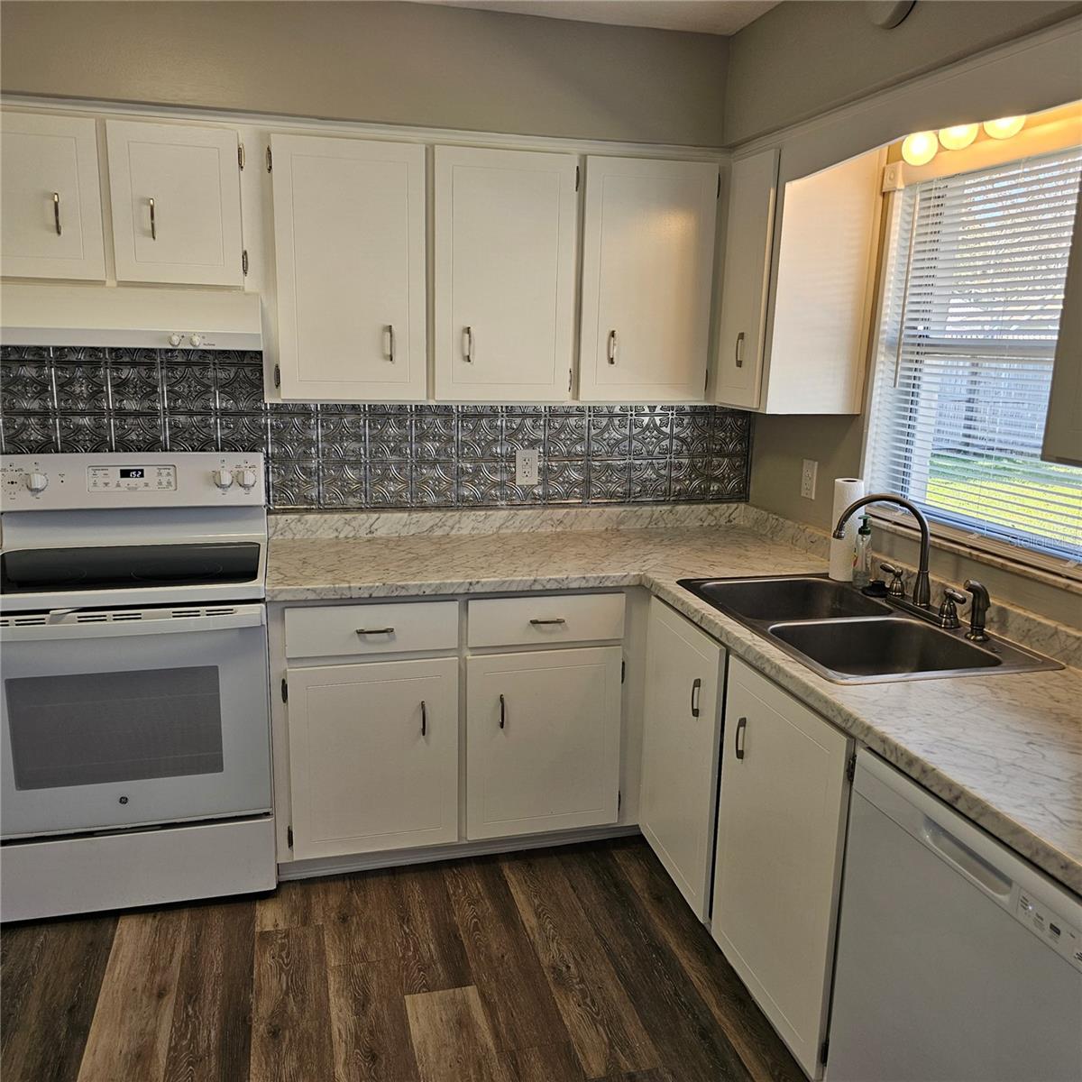 213 LONE PINE DR, EDGEWATER, FL, 32132