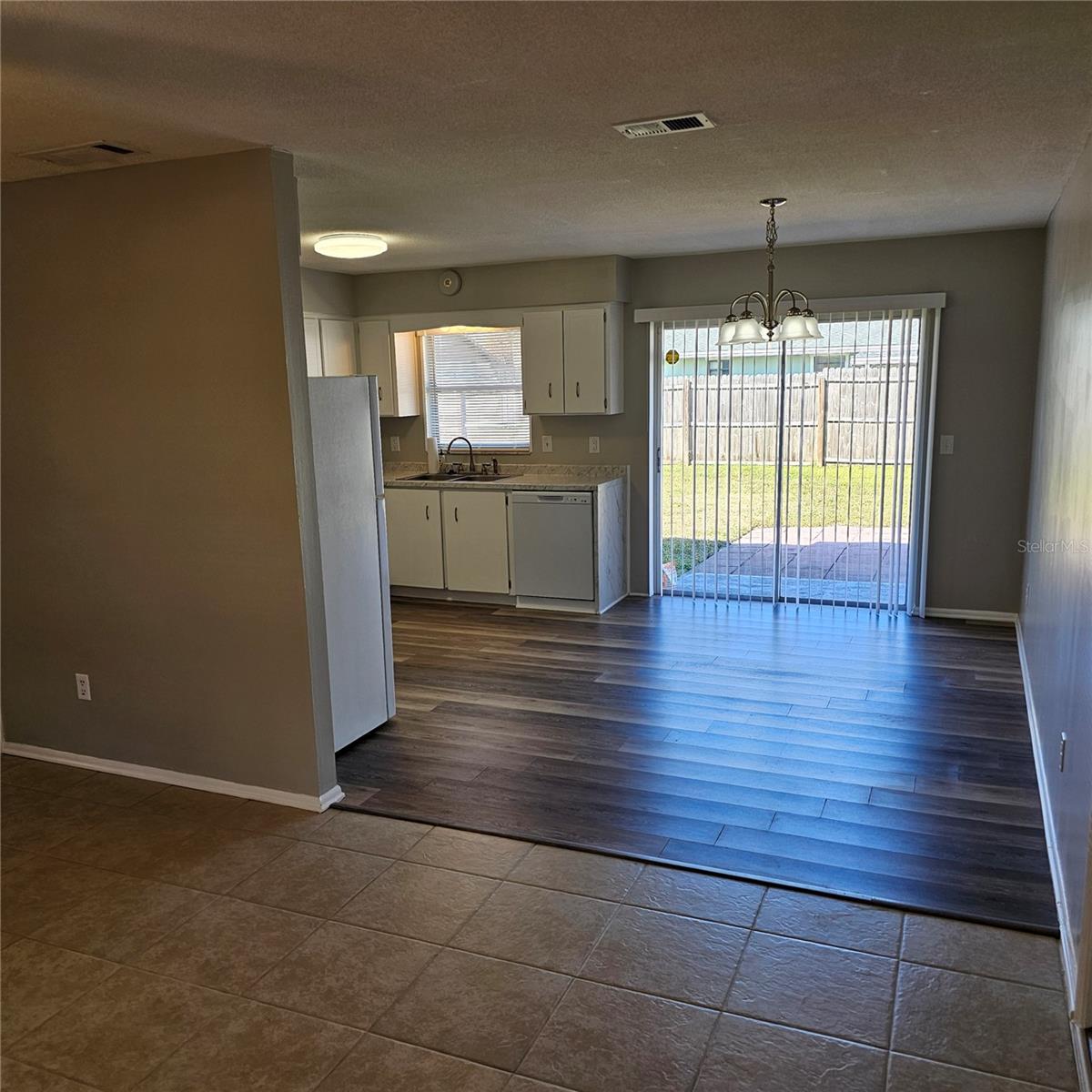 213 LONE PINE DR, EDGEWATER, FL, 32132