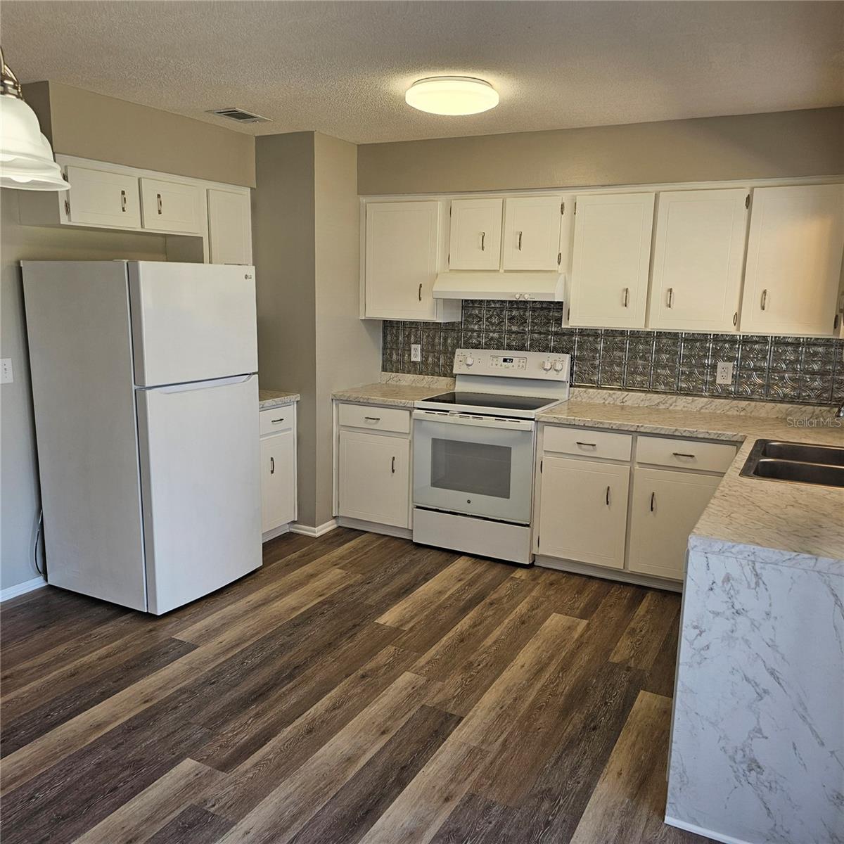213 LONE PINE DR, EDGEWATER, FL, 32132