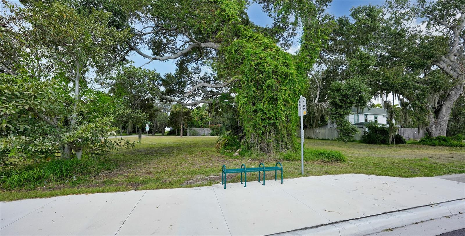 51 N TAMIAMI TRL, OSPREY, FL, 34229