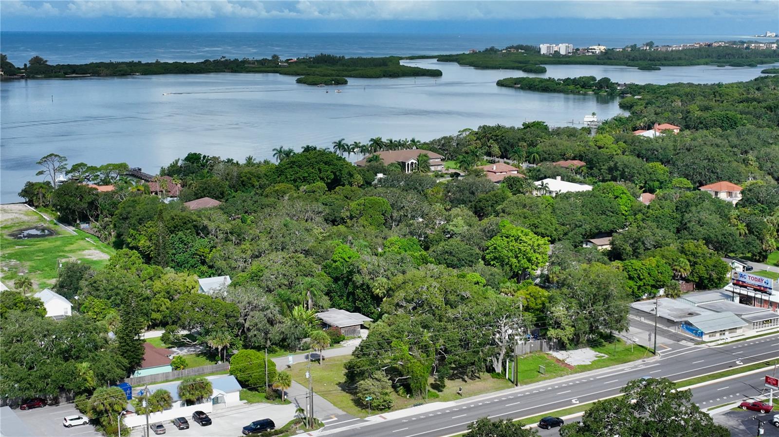 51 N TAMIAMI TRL, OSPREY, FL, 34229
