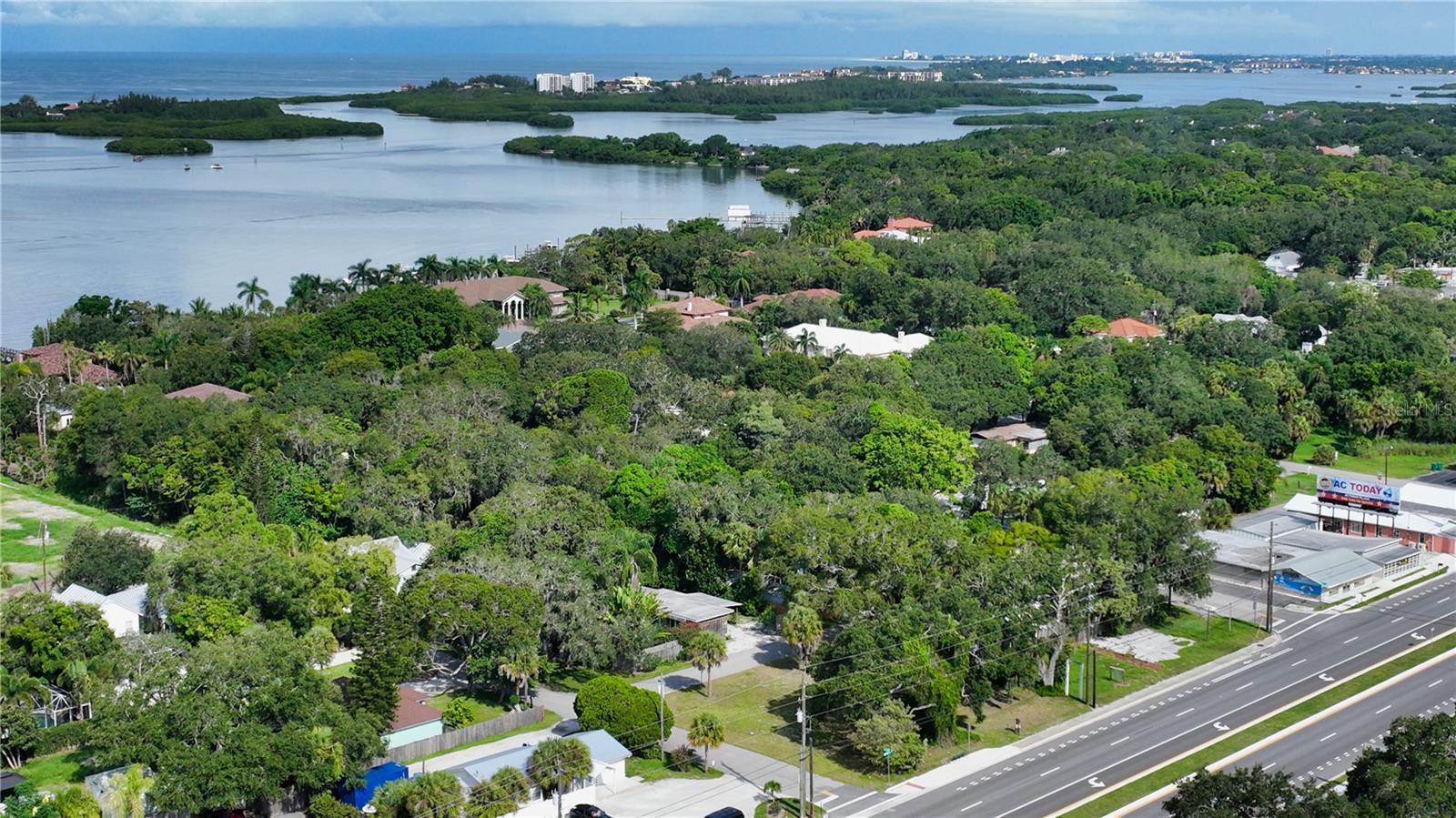51 N TAMIAMI TRL, OSPREY, FL, 34229