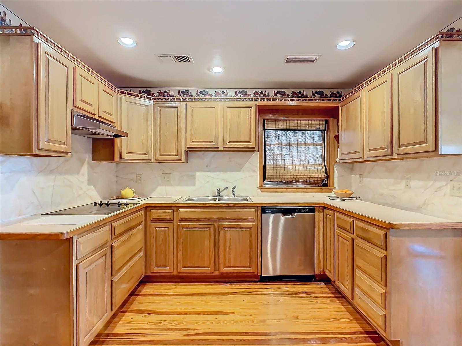 1107 SAINT ANNE SHRINE RD, LAKE WALES, FL, 33898