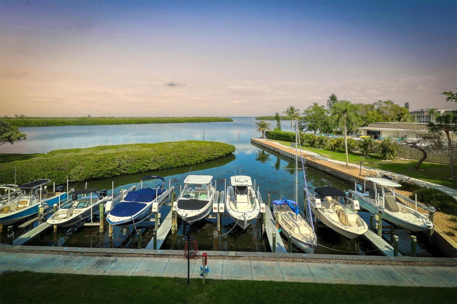 4500 GULF OF MEXICO DR #305, LONGBOAT KEY, FL, 34228